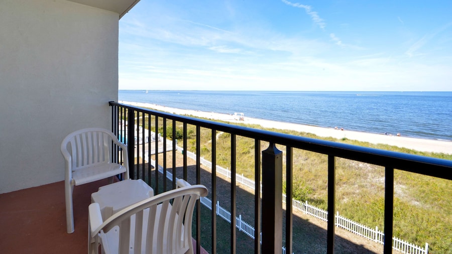 Best Western Plus Holiday Sands Inn & Suites