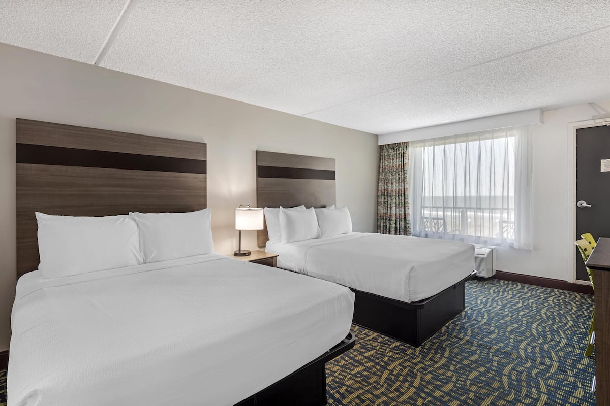 Standard Room, 2 Queen Beds, Balcony, Oceanfront