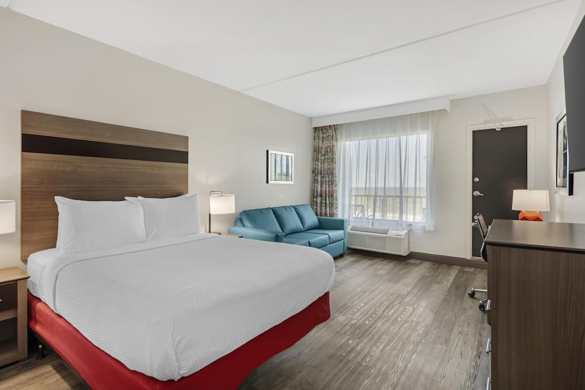 In-room safe, desk, laptop workspace, iron/ironing board