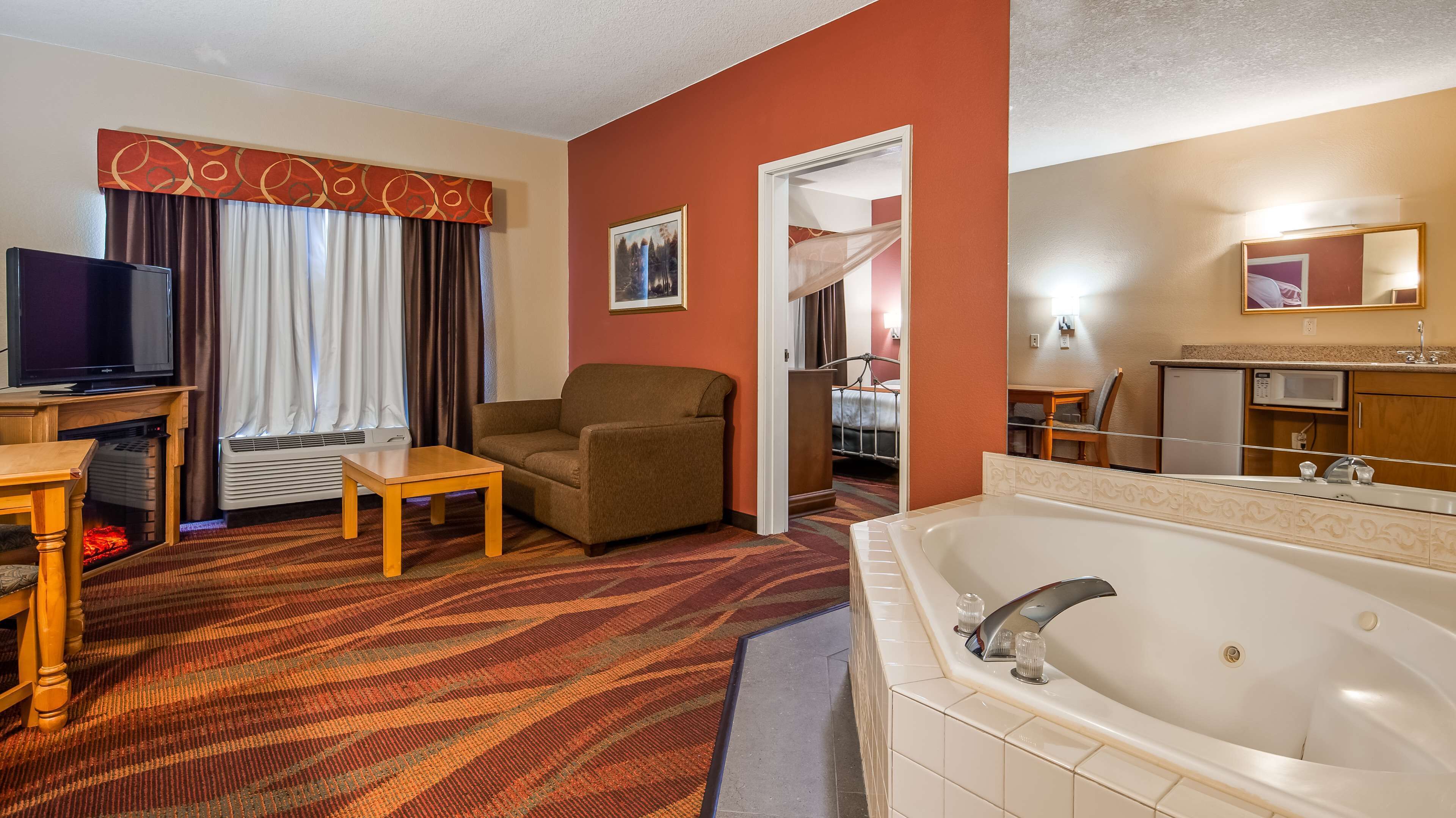 Top 5 Hotels With InRoom Hot Tub In Fort Wayne, Indiana Trip101