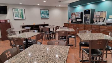 Desayuno continental incluido todos los días