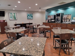 Free daily continental breakfast