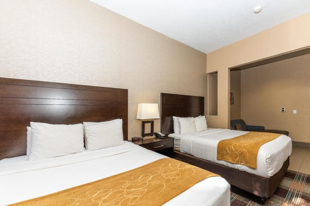 Desk, iron/ironing board, cots/infant beds, free WiFi