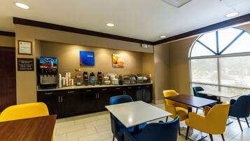 Desayuno bufé gratuito y diario