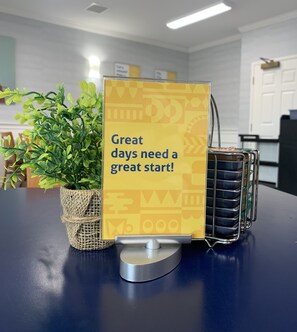 Free daily continental breakfast - Days Inn by Wyndham Saskatoon (Saskatoon)