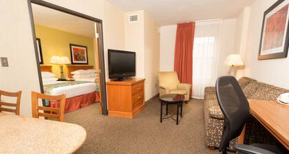 McAllen Plaza Hotel & Suites