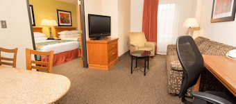 McAllen Plaza Hotel & Suites