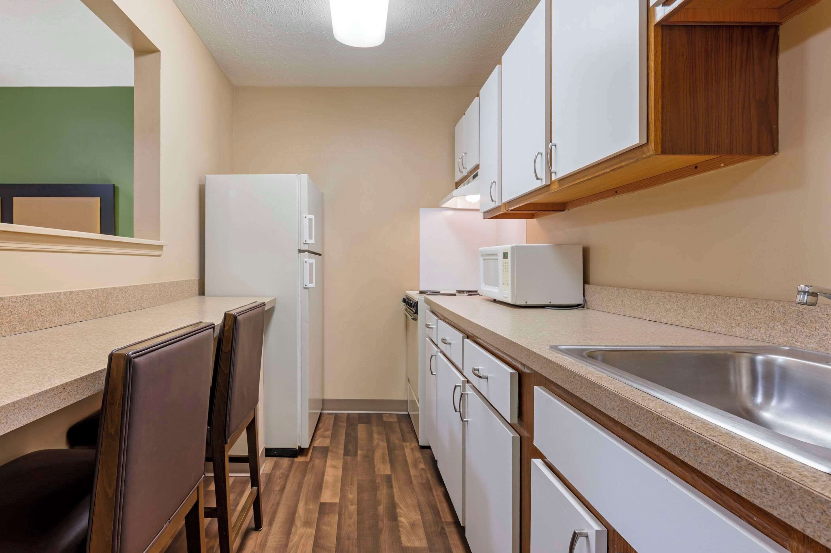 Foto - Suburban Studios Louisville East