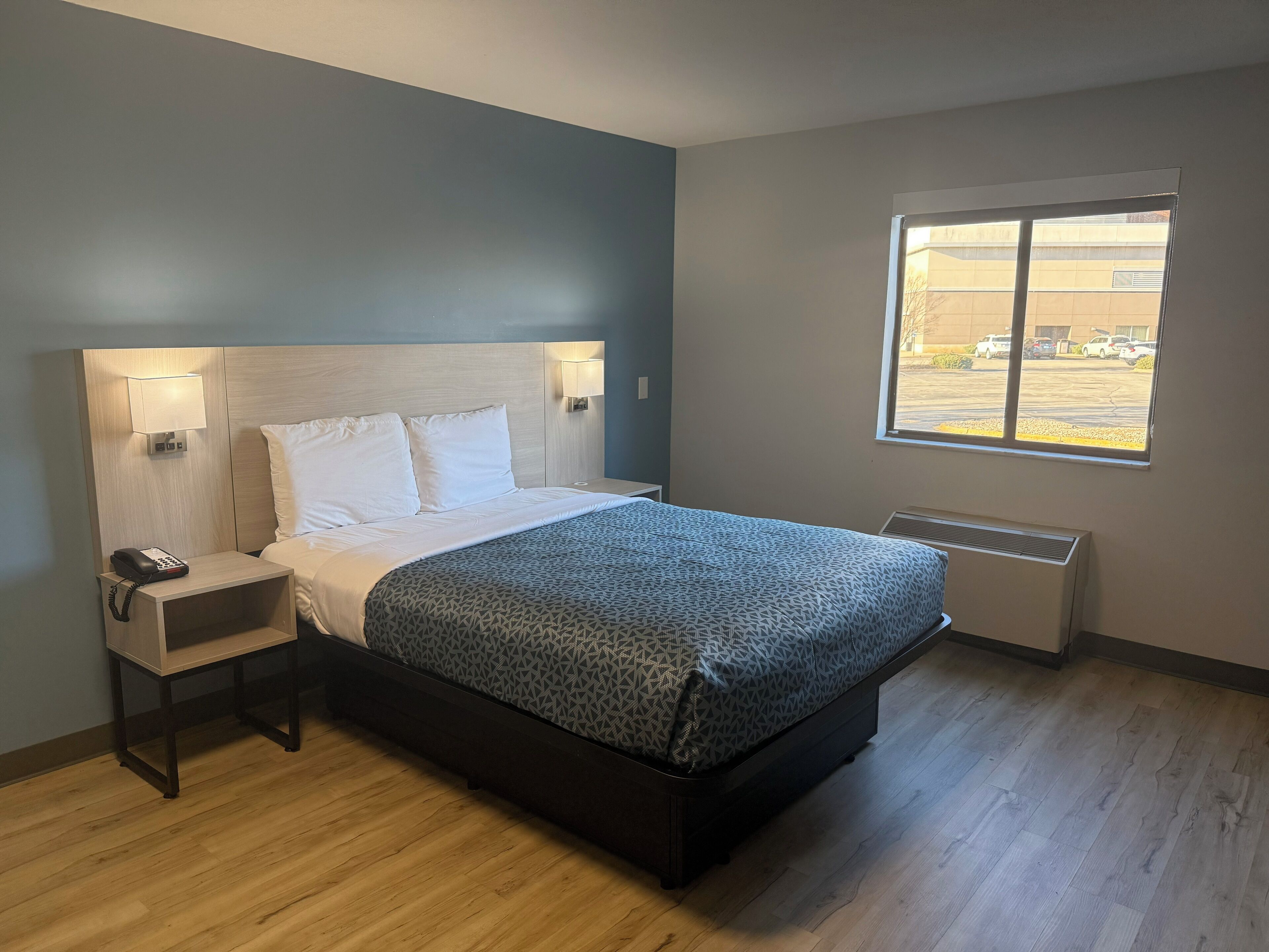 Room, 1 Queen Bed, Non Smoking (Efficiency) | Desk, iron/ironing board, free WiFi, bed sheets