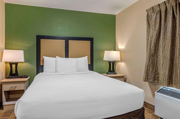 Room, 1 Queen Bed with Sofa bed, Non Smoking (Efficiency)