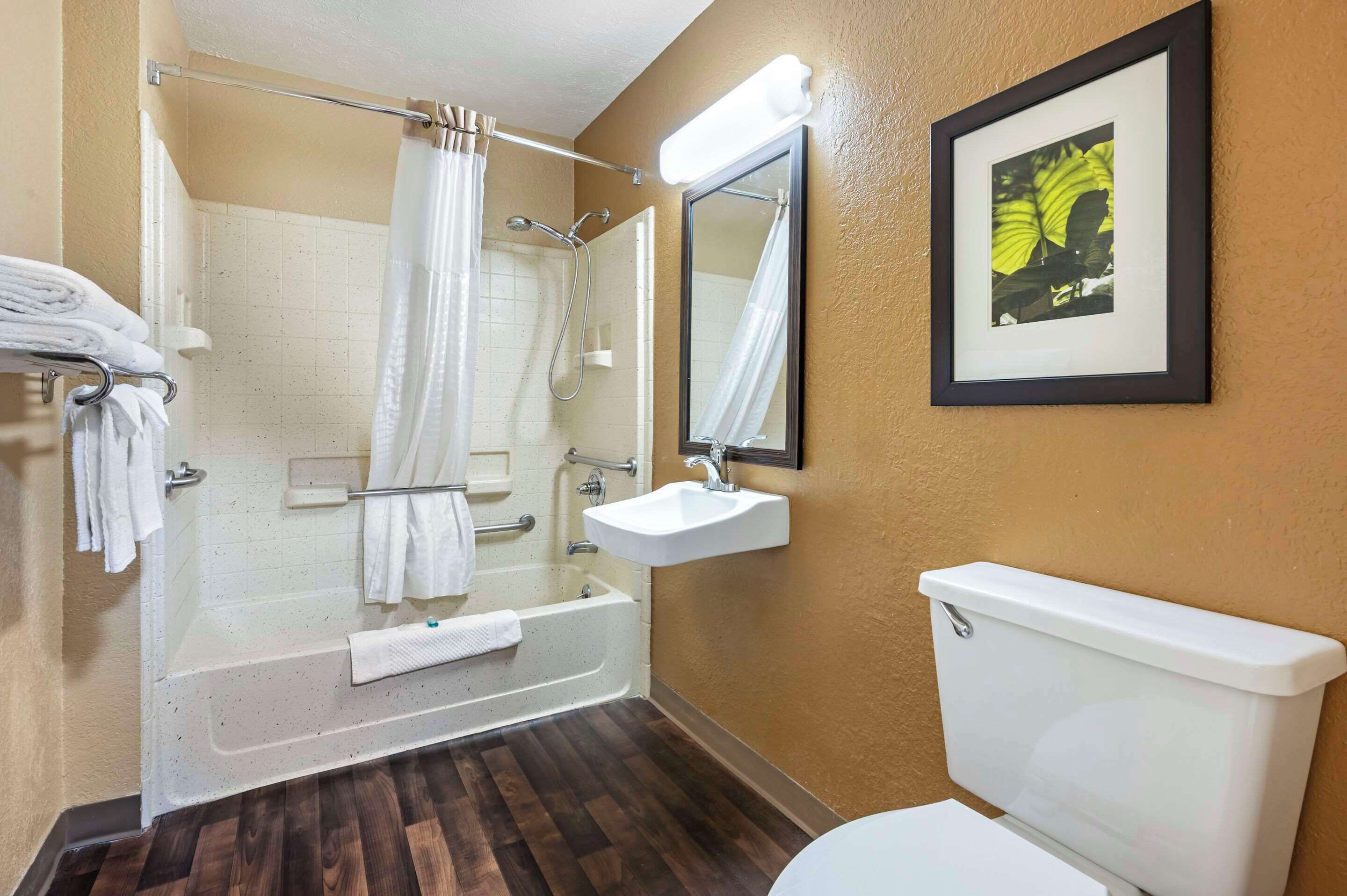 Foto - Suburban Studios Louisville East