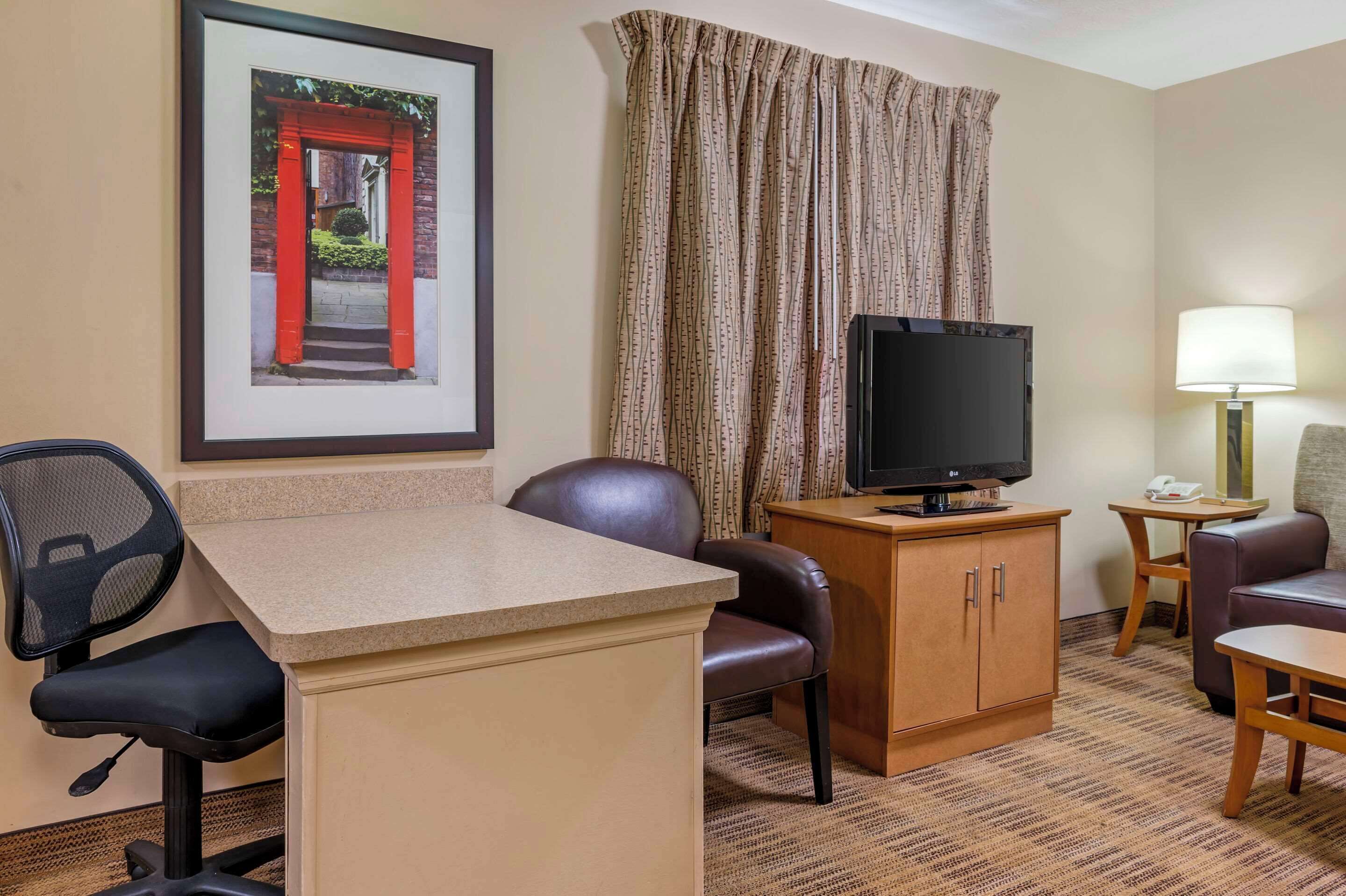 Foto - Suburban Studios Louisville East