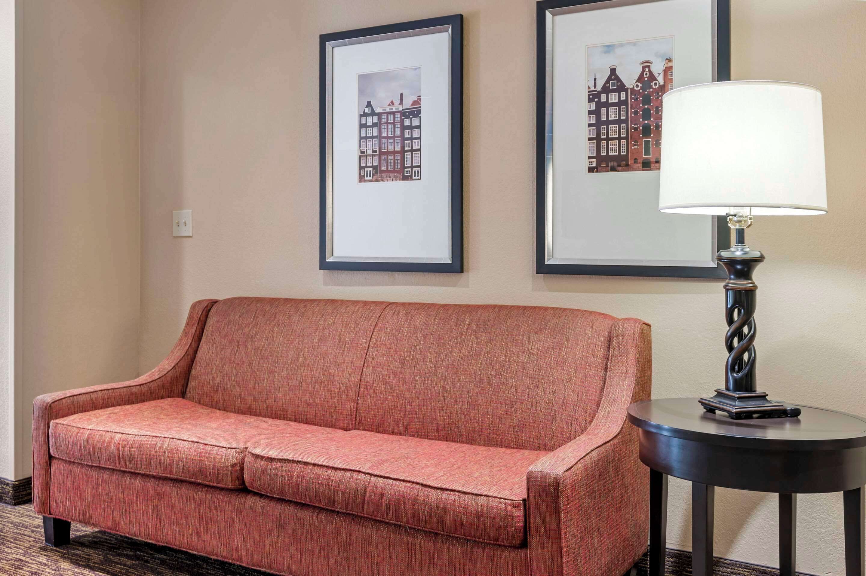 Foto - Suburban Studios Louisville East