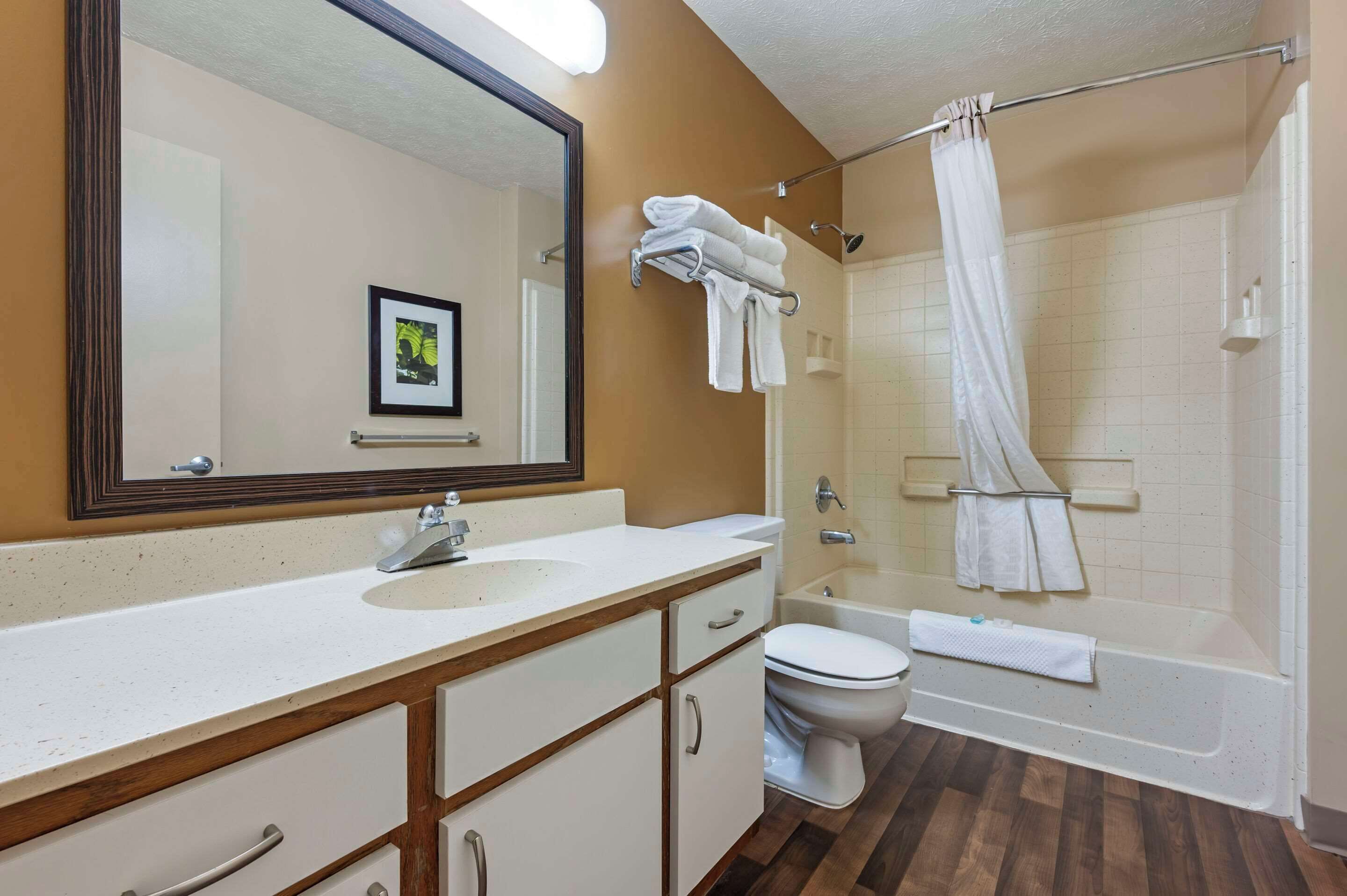 Foto - Suburban Studios Louisville East