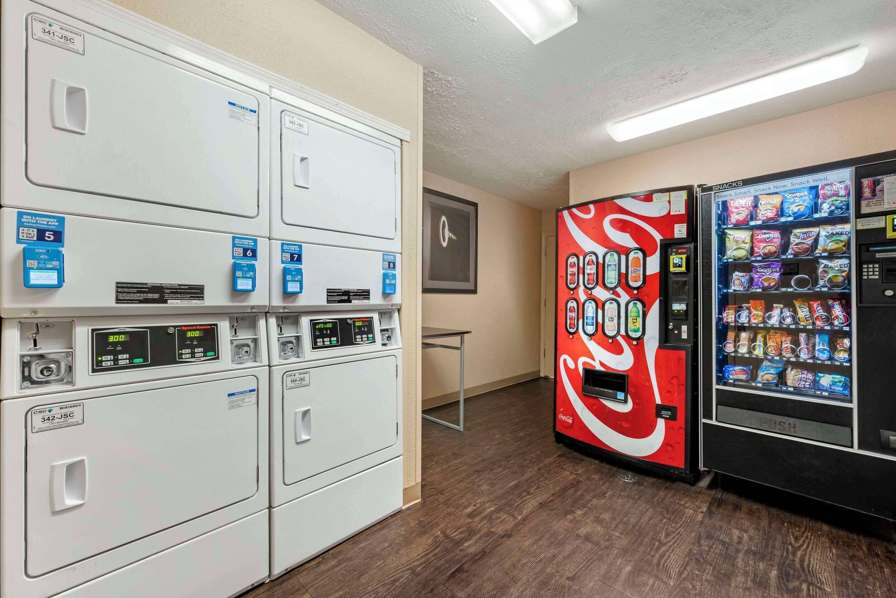 Foto - Suburban Studios Louisville East