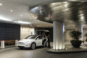 Property entrance - Four Seasons Hotel San Francisco (San Francisco)