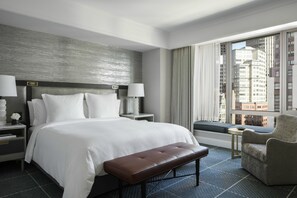 Ropa de cama de alta calidad, cubrecamas y minibar 