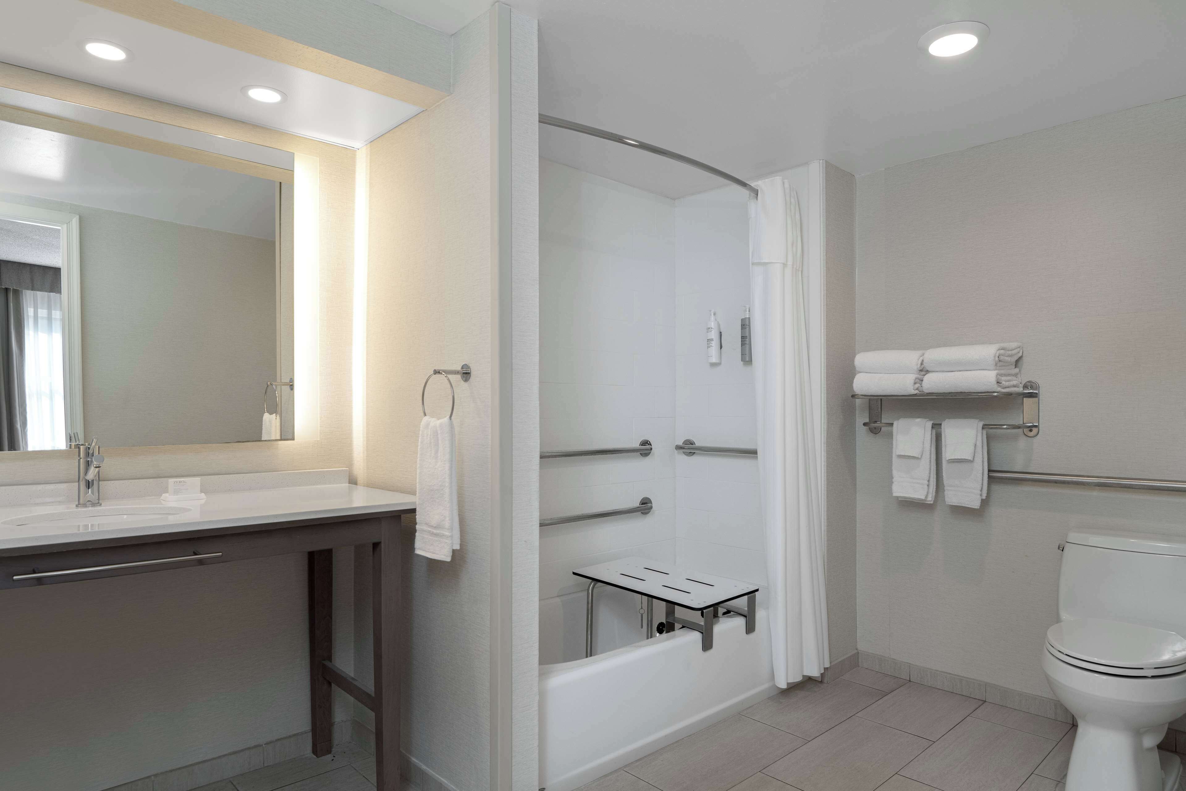 free toiletries, towels