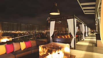 Breakfast, lunch, dinner served; Italian cuisine, garden views