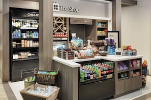 Breakfast and dinner served - Hilton Garden Inn Chicago North Shore/Evanston (Evanston)