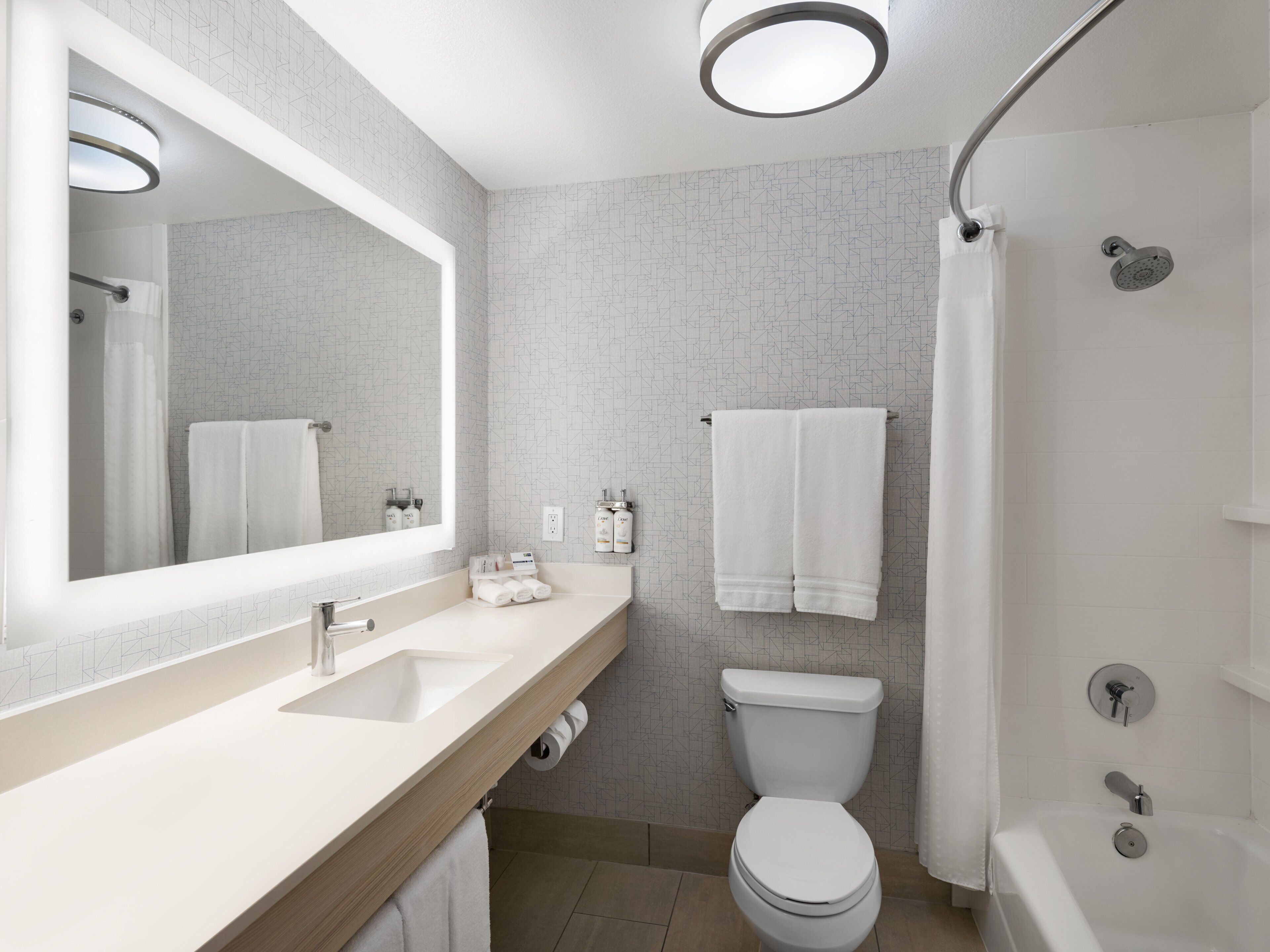 standard room, 2 queen beds (forest view) | bathroom | combined shower/bathtub, free toiletries, hair dryer, towels