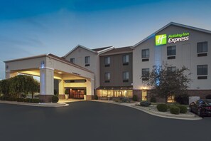 Exterior - Holiday Inn Express Hotel & Suites Dayton West - Brookville by IHG (Brookville)