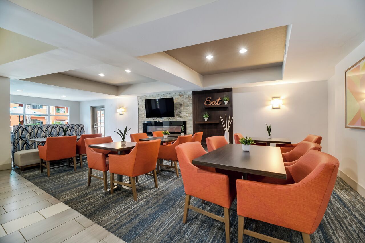 包含每日自助早餐