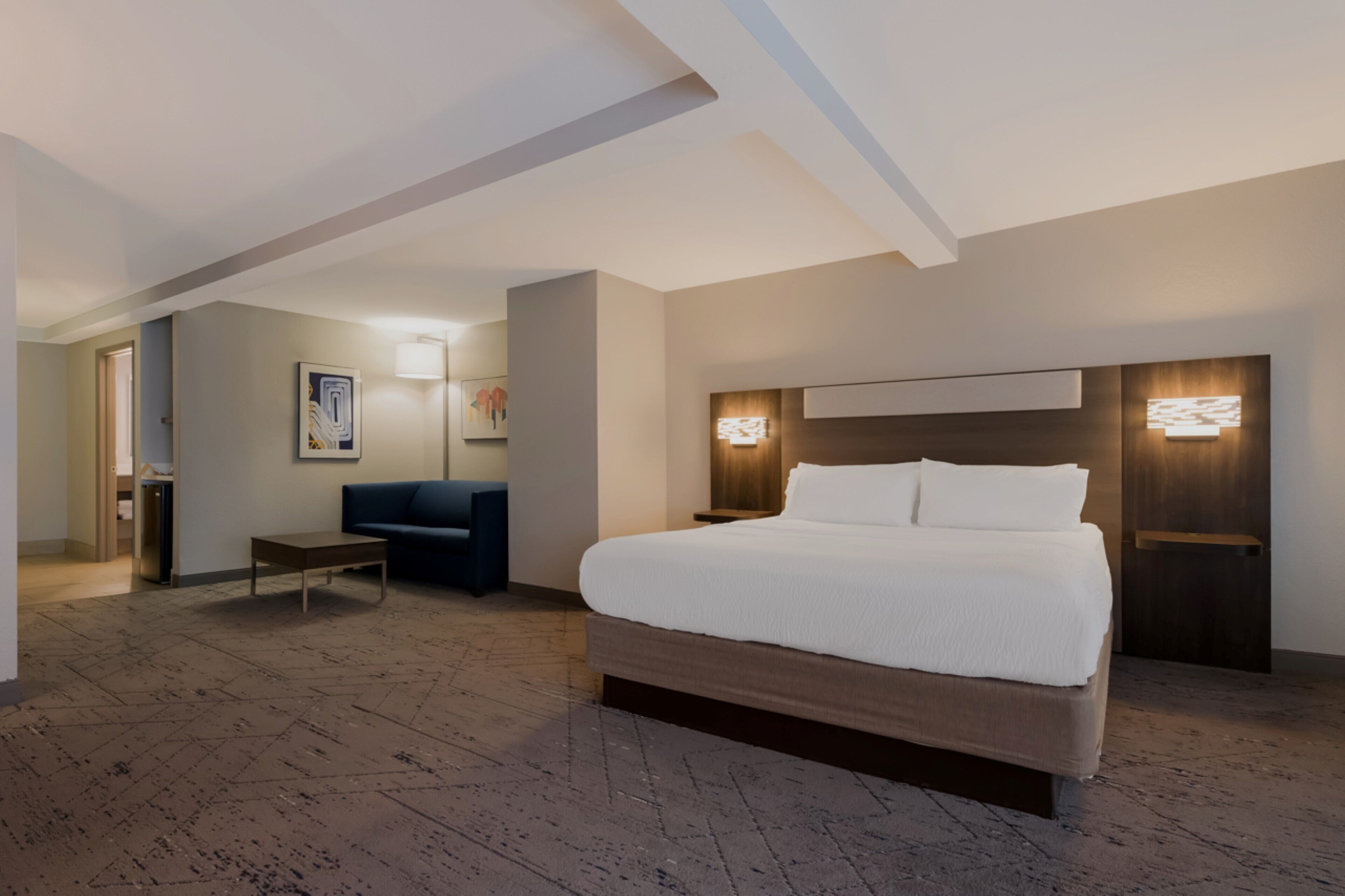 Suite, 1 King Bed with Sofa bed | Hypo-allergenic bedding, in-room safe, desk, laptop workspace