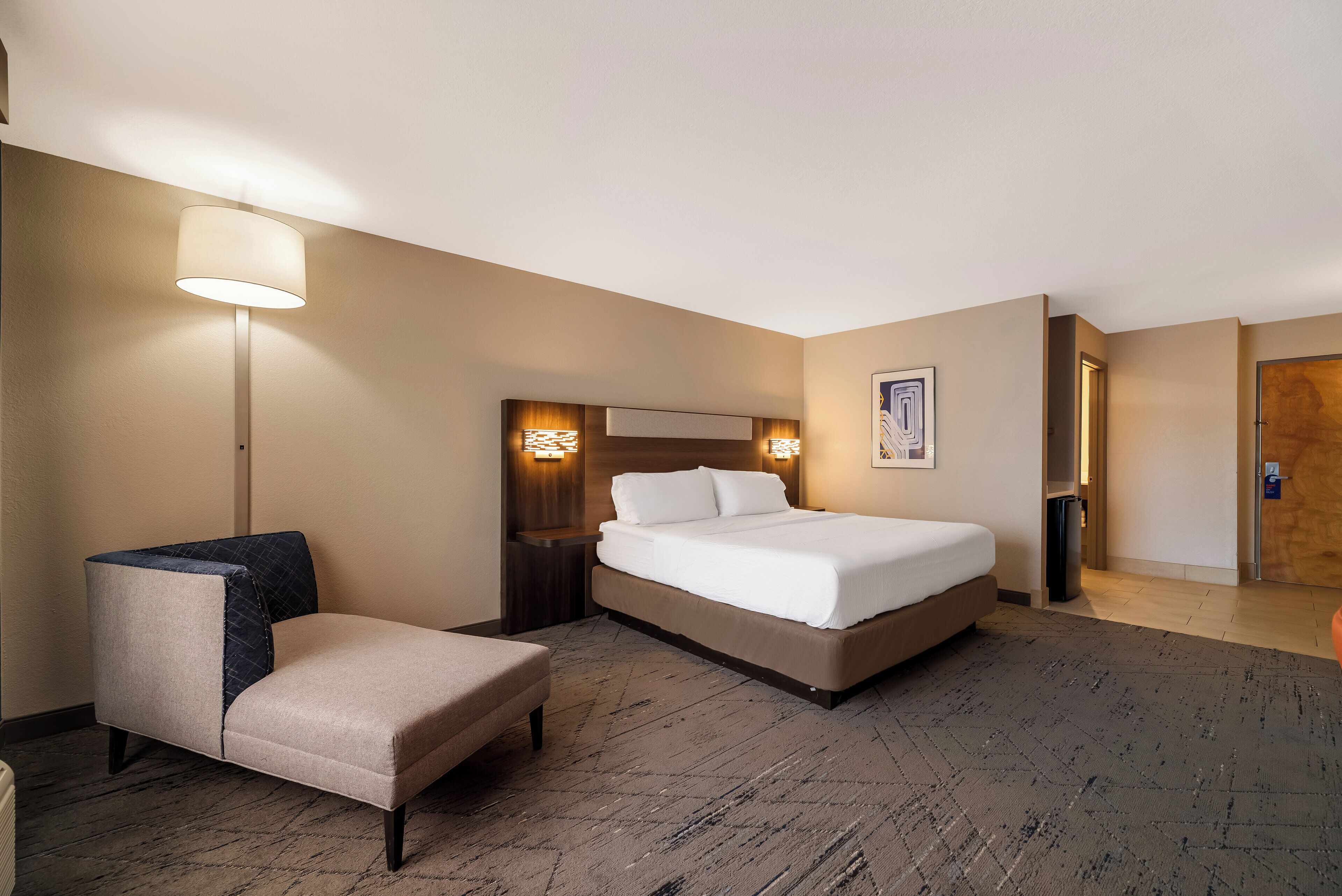 Hypo-allergenic bedding, in-room safe, desk, laptop workspace