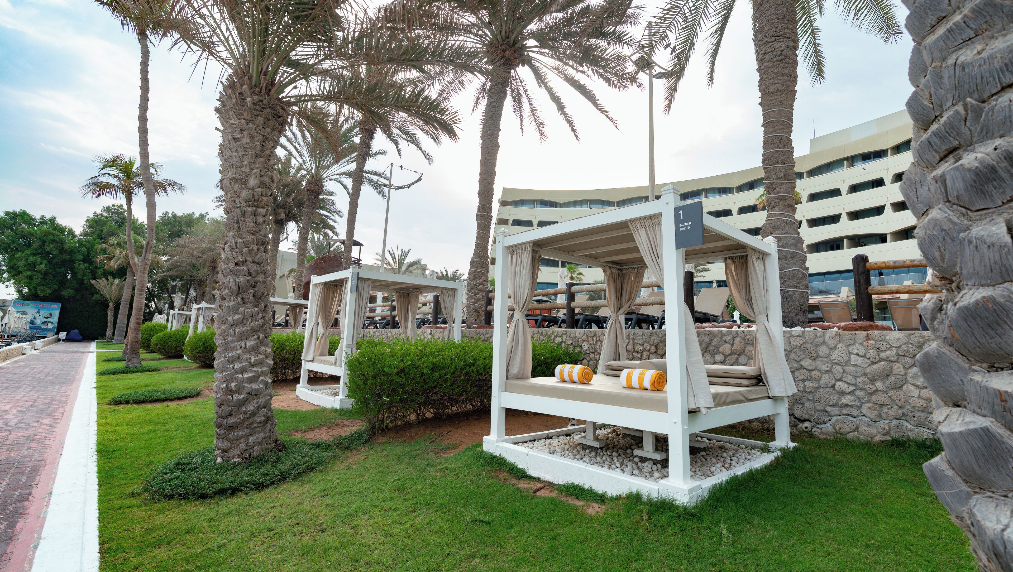 Plage privée, parasols, serviettes de plage, ski nautique