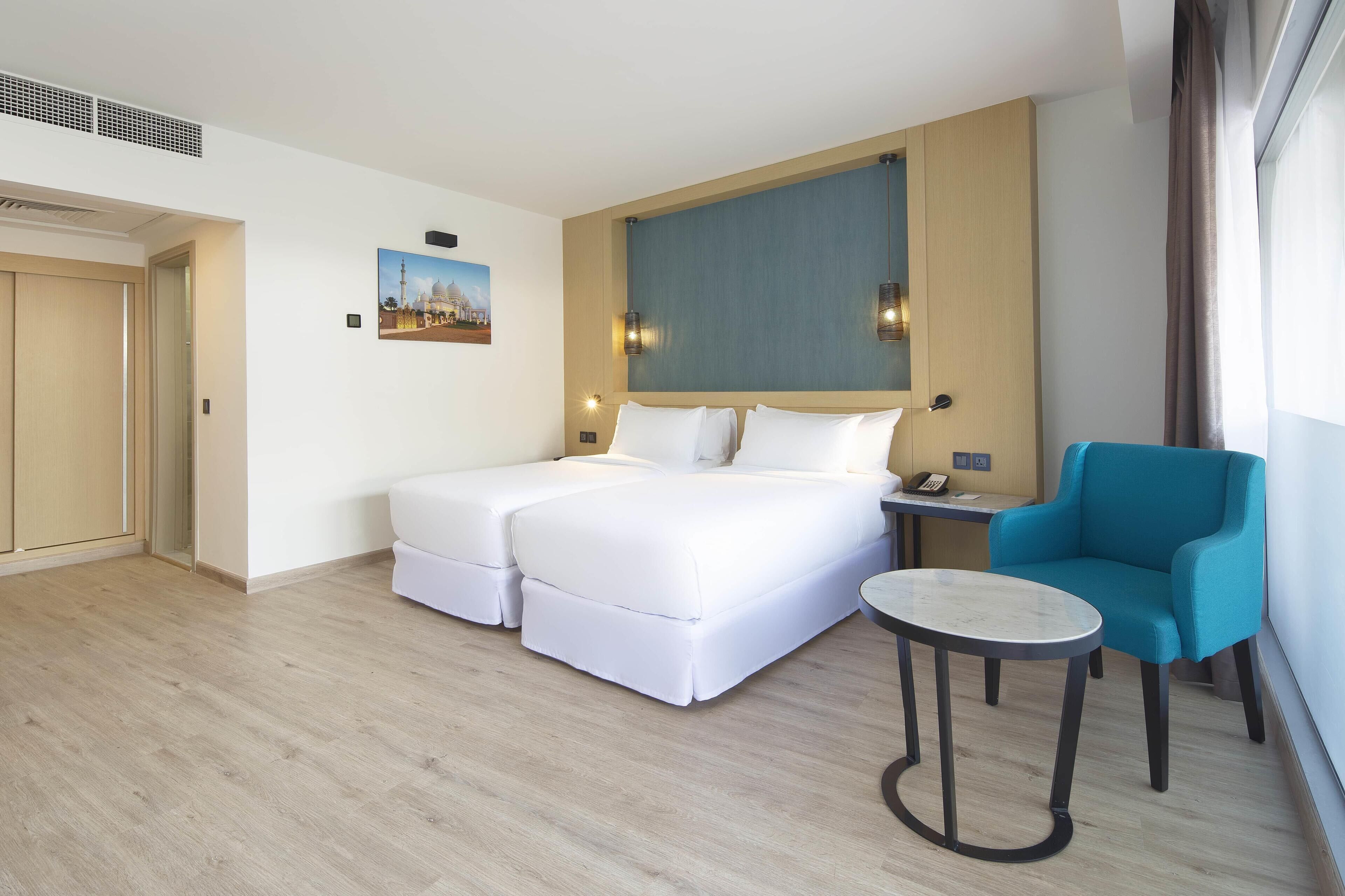 1 bedroom, premium bedding, down duvets, minibar