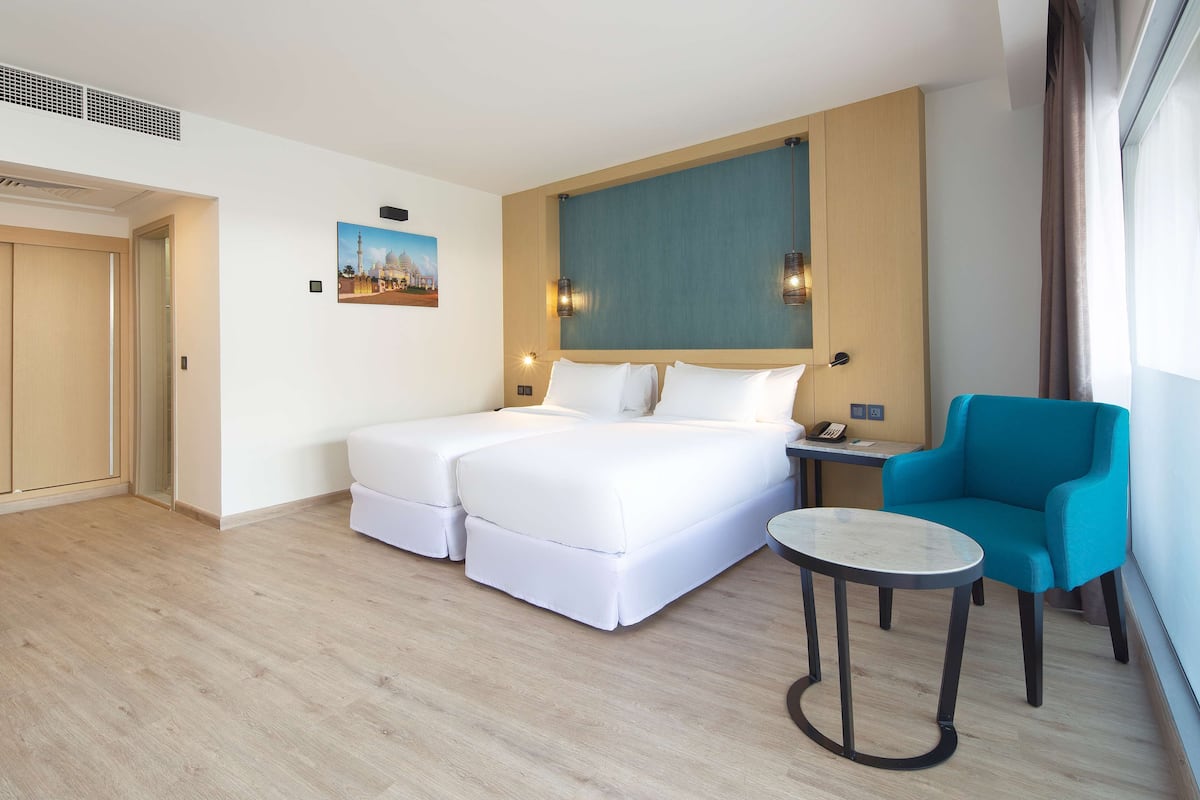 1 bedroom, premium bedding, down duvets, minibar
