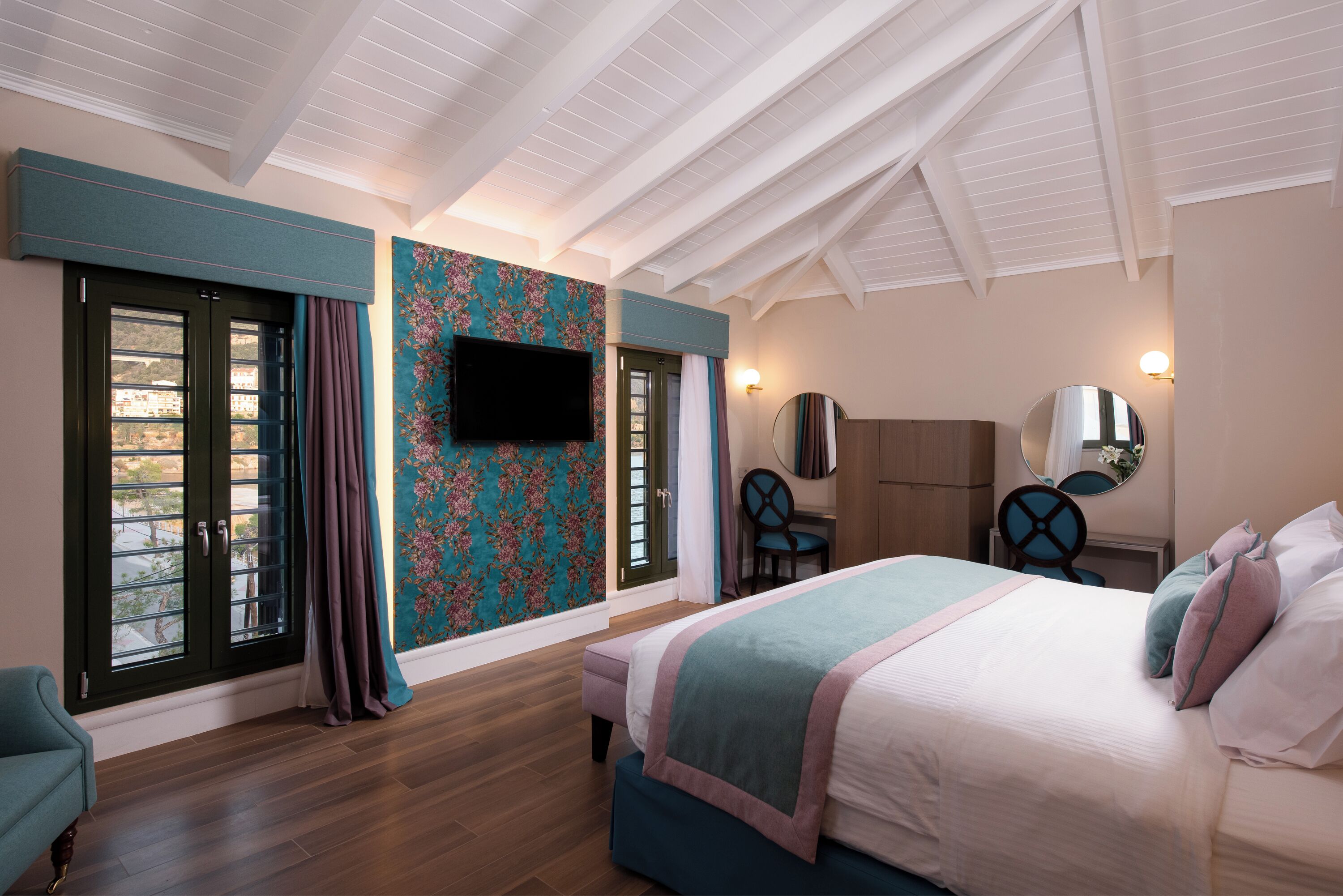 Executive Two Bedroom Suite | Minibar, in-room safe, desk, soundproofing