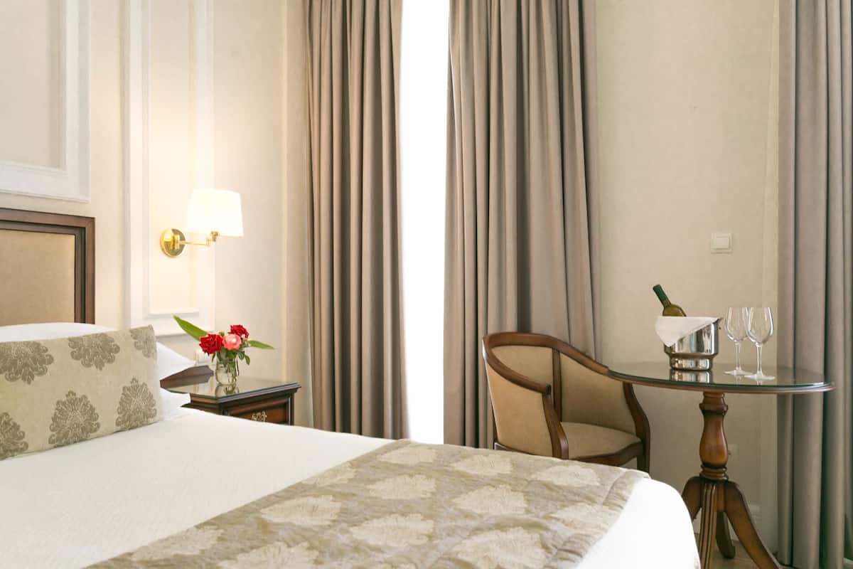 Deluxe Double Room, 1 Double Bed | Minibar, in-room safe, desk, soundproofing