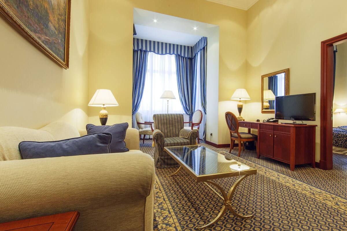 Suite | Frette Italian sheets, premium bedding, down comforters, pillowtop beds
