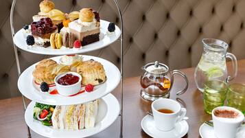 Breakfast, lunch, dinner served; alfresco dining