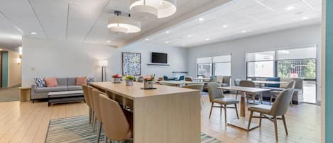 Desayuno para llevar incluido todos los días