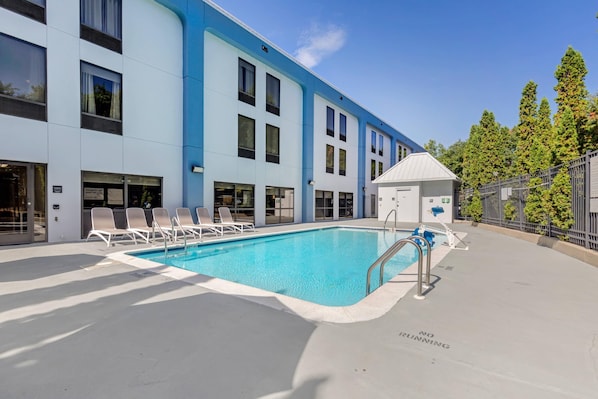 Seasonal outdoor pool, open 8 AM to 8 PM, pool umbrellas, sun loungers
