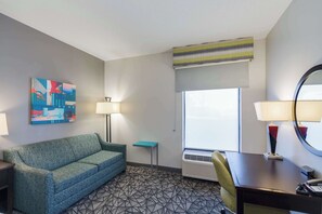 1 cama de matrimonio grande y 1 sofá cama, No fumadores | Área de sala de estar | Televisión LCD de 32 pulgadas con canales premium y televisión 