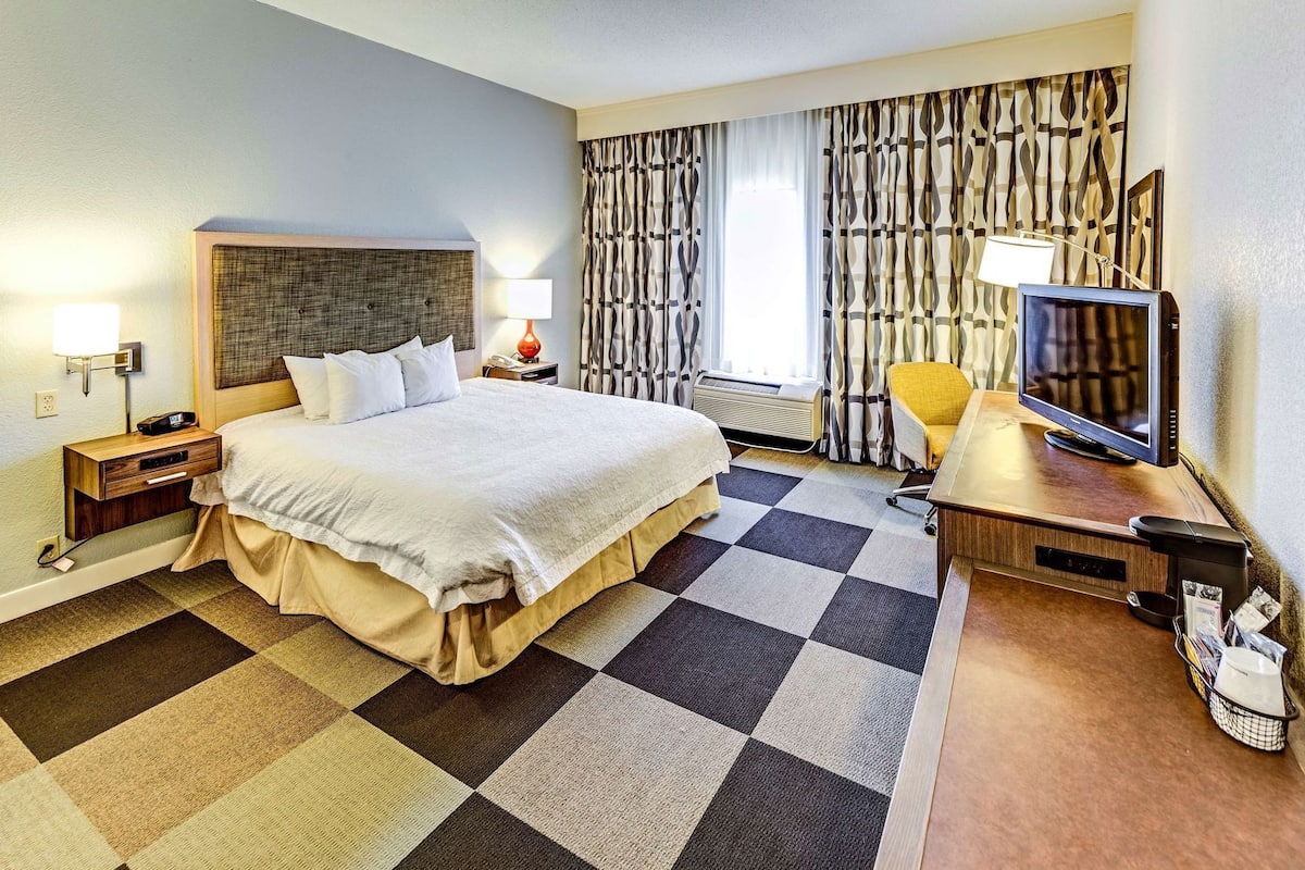 In-room safe, desk, laptop workspace, blackout drapes