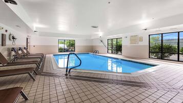 Indendørs pool