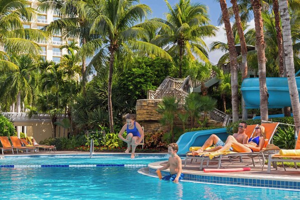 4 piscines extérieures