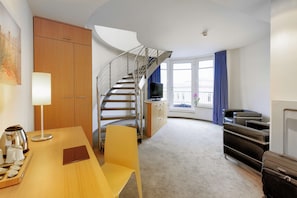 Junior Suite, 1 Double Bed | Hypo-allergenic bedding, desk, laptop workspace, free WiFi