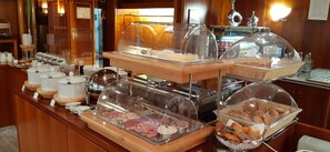 Daily buffet breakfast (EUR 14.00 per person)