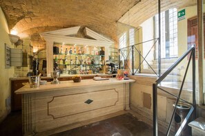 Bar (en el alojamiento)