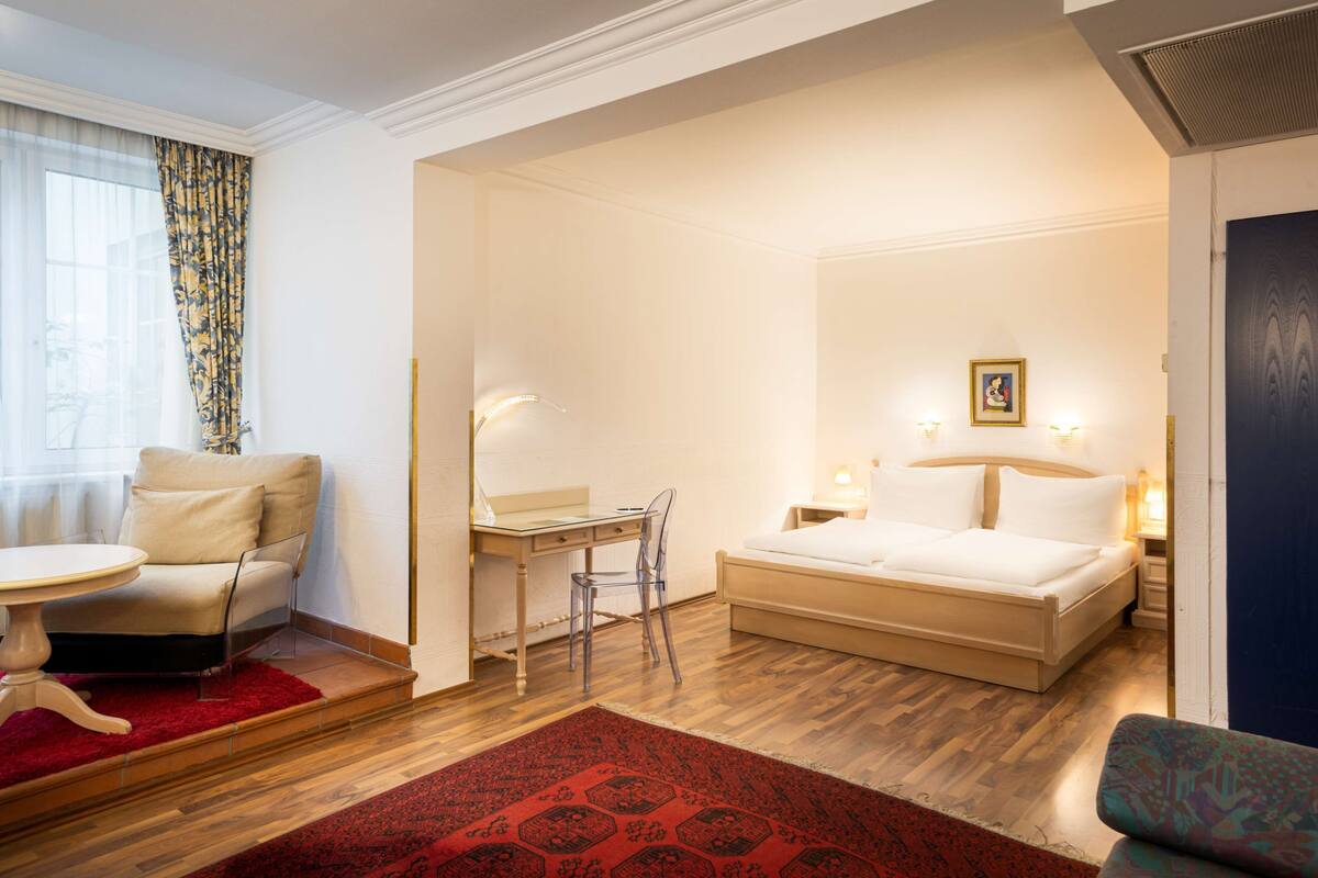 Minibar, két bảo mật tại phòng, trang trí khác biệt