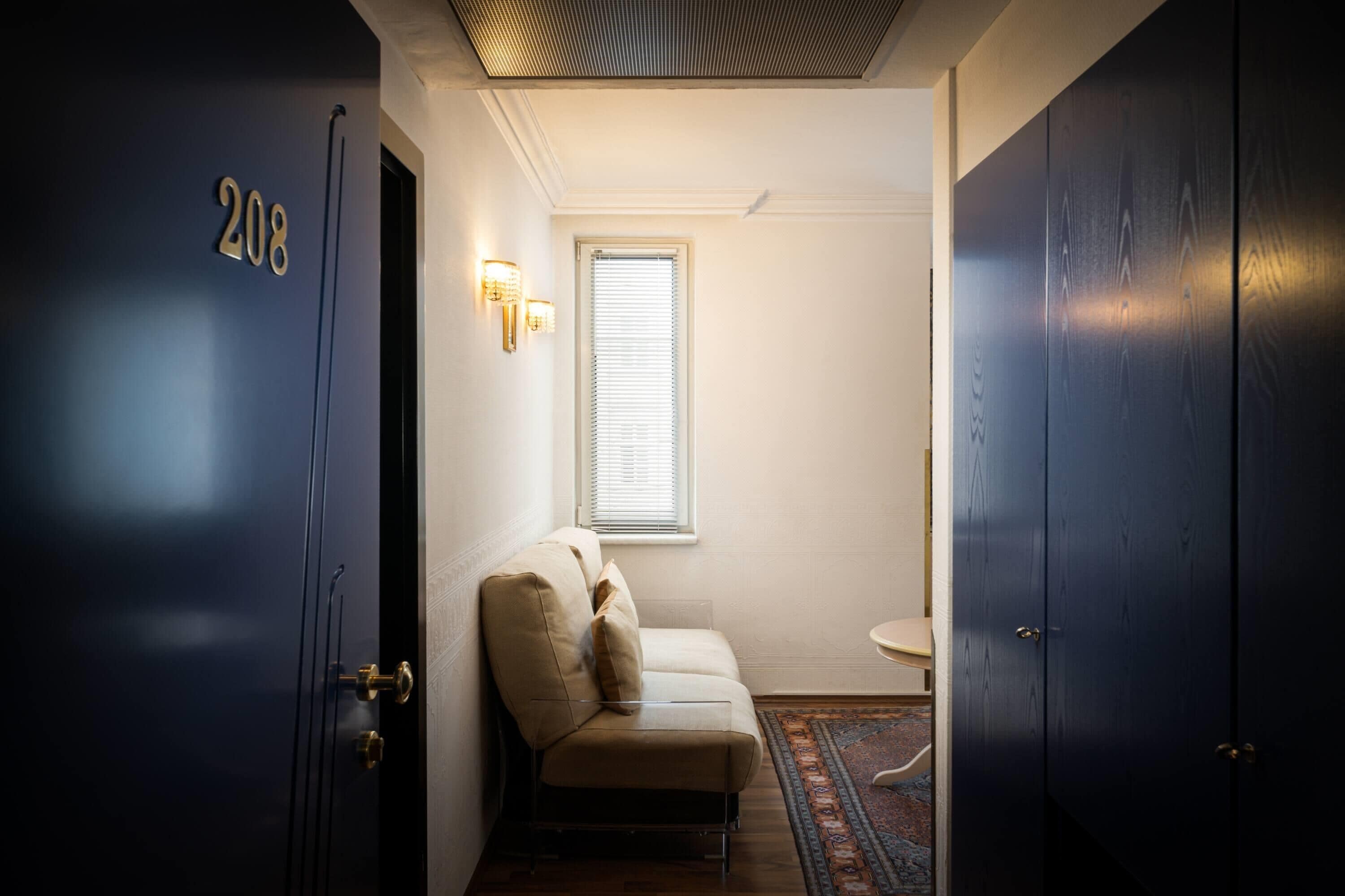 Standard Room (Doppelzimmer) | Minibar, in-room safe, desk, soundproofing
