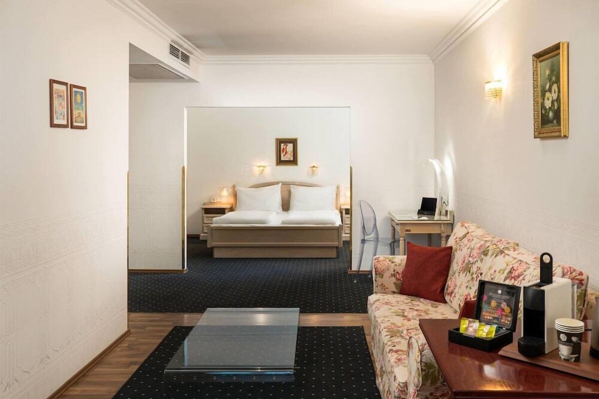 Minibar, in-room safe, desk, soundproofing