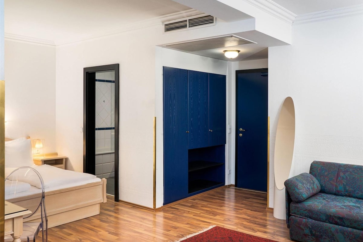 Minibar, in-room safe, desk, soundproofing
