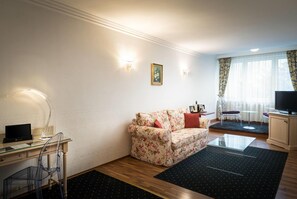 Chambre Familiale, 2 grands lits | Minibar, coffres-forts dans les chambres, décoration personnalisée